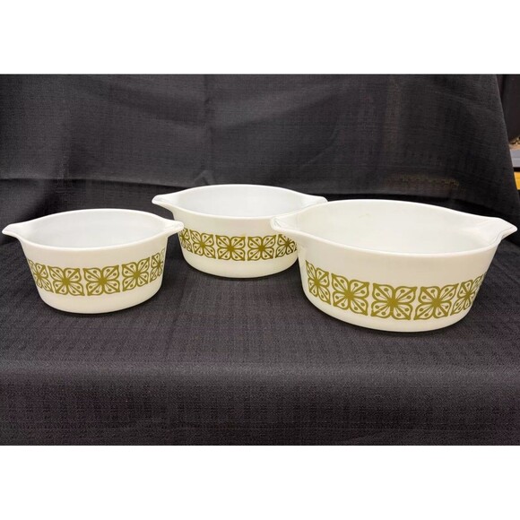 Vintage Pyrex Verde Cinderella Casserole Set 473 474 475 No Lids Mixing Bowls - Picture 1 of 16